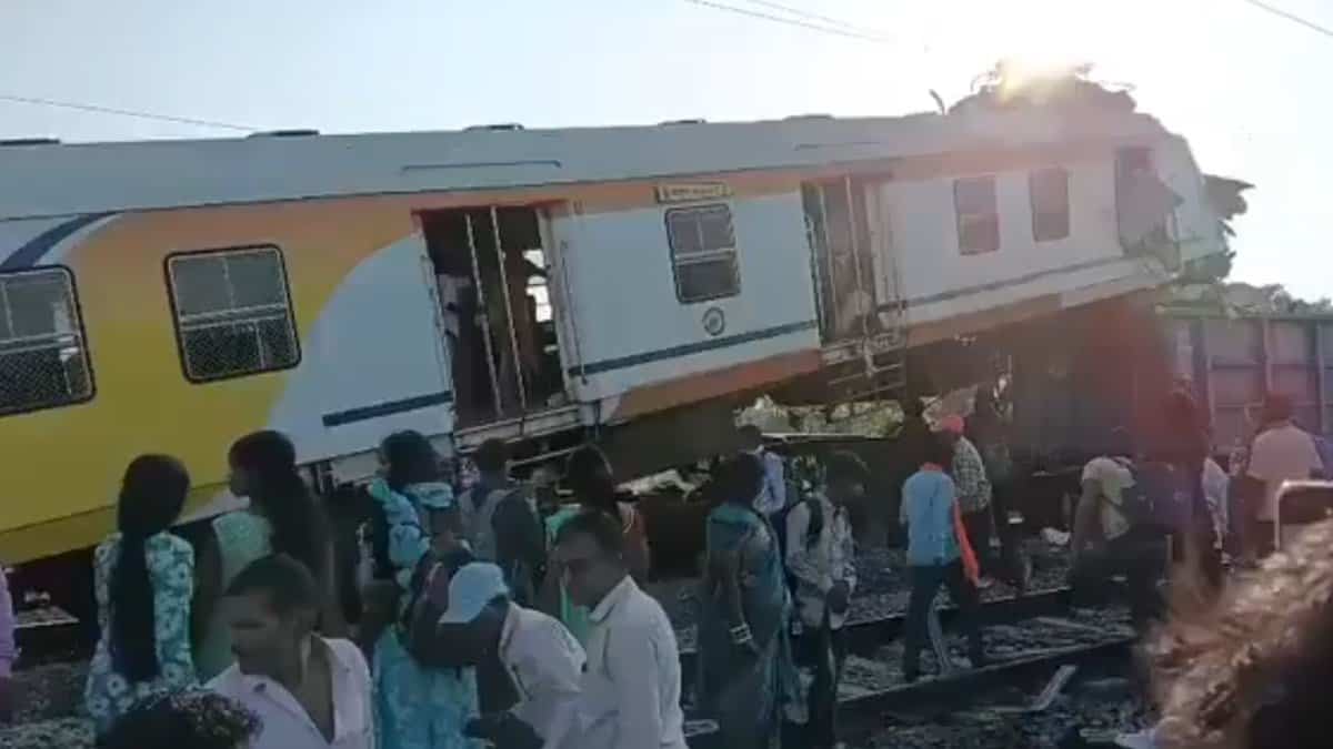 Chhattisgarh: Two injured as passenger train collides with goods train