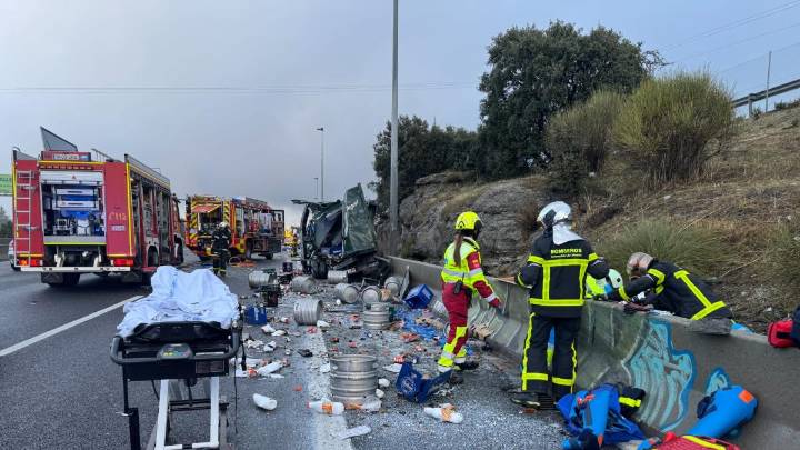 24 heridos en un accidente al chocar un autobús, una furgoneta y un camión en Collado Villalba