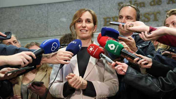 Sanidad y las comunidades autónomas acuerdan compartir por ahora los datos básicos de los cribados