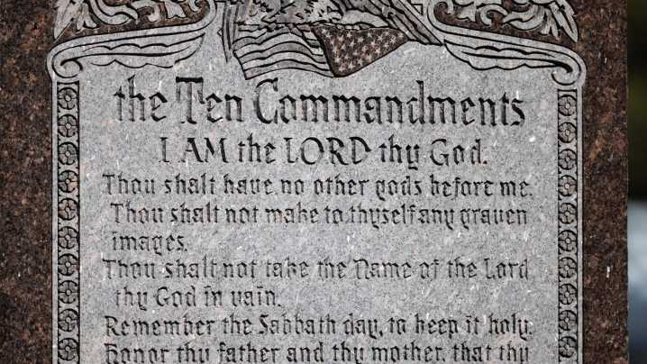 Federal judge orders Flour Bluff ISD to remove Ten Commandments