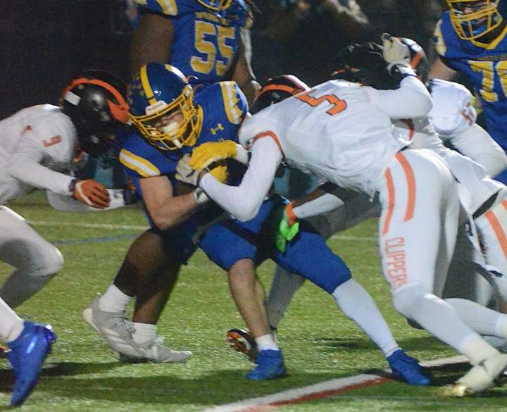 Springfield up at halftime on Chester in District 1 5A final