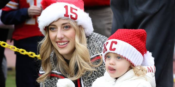 Who Are Patrick Mahomes’ Wife & 3 Children? Meet Brittany & Their Kids Sterling, Bronze, & Golden (Photos) | brittany mahomes, Bronze Mahomes, Golden Mahomes, Patrick Mahomes, Sterling Mahomes | Celeb