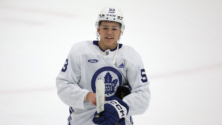 Maple Leafs assign rookie Easton Cowan to AHL