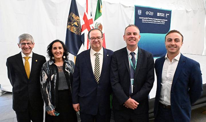 “La internacionalización permite aprender de los demás con sentido social”: Rector Lomelí