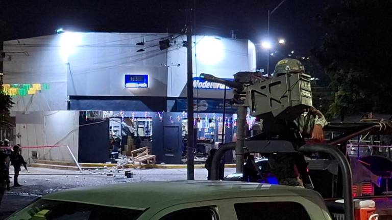 Atacan con explosivo a expendio en La Foresta, en Mazatlán; una mujer resulta herida