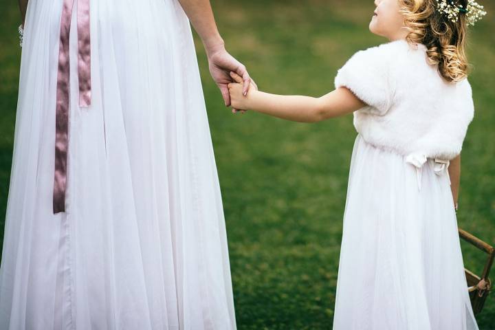 Sister-in-Law Refuses to Let Bride Post Wedding Photos Because Her Daughter Is in Them
