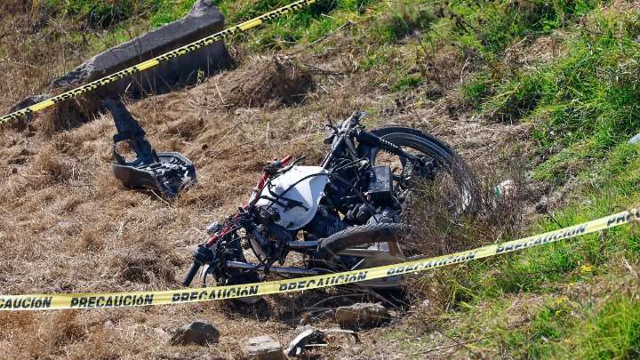 Mueren dos jóvenes al derrapar en Capulhuac