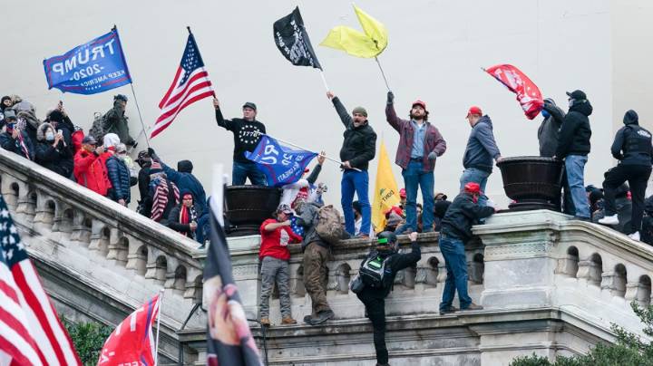 Trump’s 2020 election pardon blank checks 