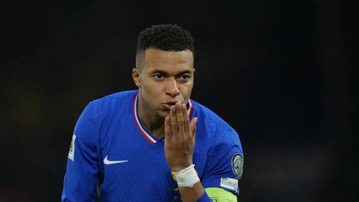 Dos goles de Mbappé clasificaron a Francia para el Mundial 2026