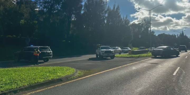Motorcycle crash closes Pali Highway Kailua