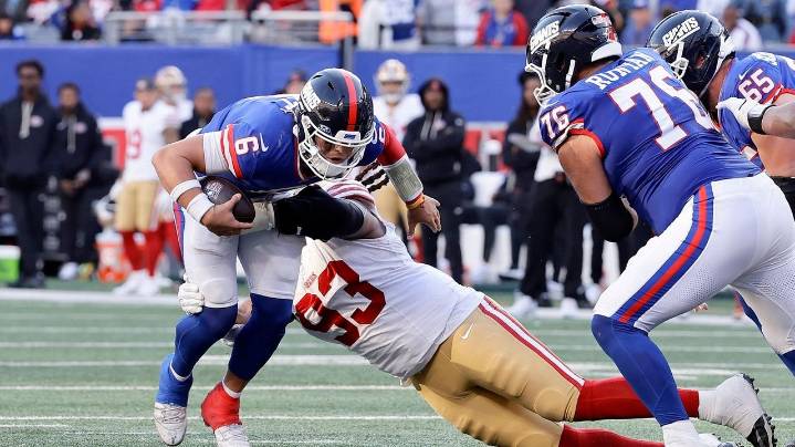 Giants QB Jaxson Dart wants to walk in tough guy's footsteps