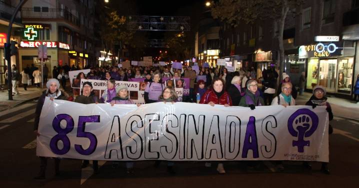 Salamanca corea “no estamos todas, faltan las asesinadas” en el Día Internacional de la Eliminación de la Violencia contra las Mujer