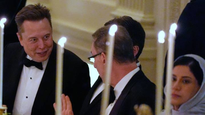 Elon Musk, Jeff Bezos spotted at White House dinner for Saudi crown prince