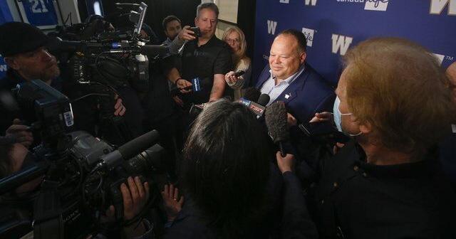 Blue Bombers president/CEO Wade Miller receives Commissioner's Award