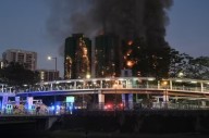 Ascienden a 75 los muertos por incendio de complejo de rascacielos en Hong Kong