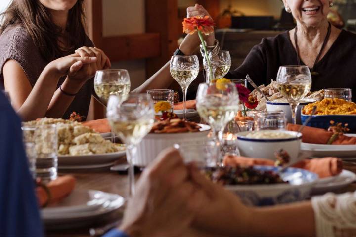 Family Celebrates 2nd Thanksgiving with USPS Worker Who Helped Father amid Health Crisis
