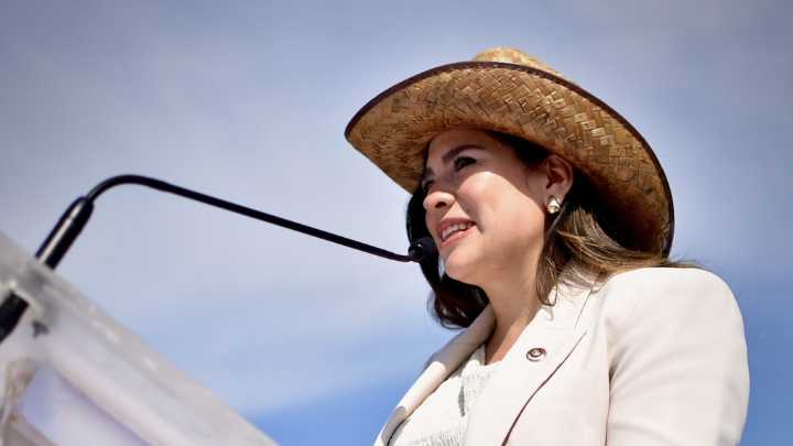 Susana Estrada, rompe con protocolos en su Primer Informe de Actividades Legislativas