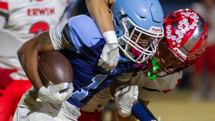 Hunter Huss football bounced from 5A playoffs by Erwin…