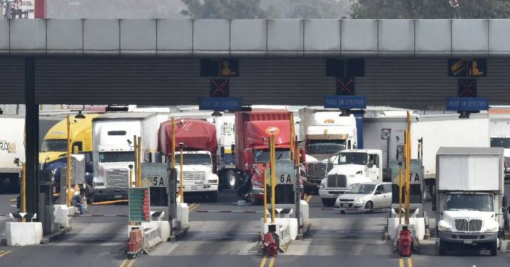 Carreteras y autopistas bloqueadas hoy viernes 21 de noviembre en México: cierres y rutas alternas