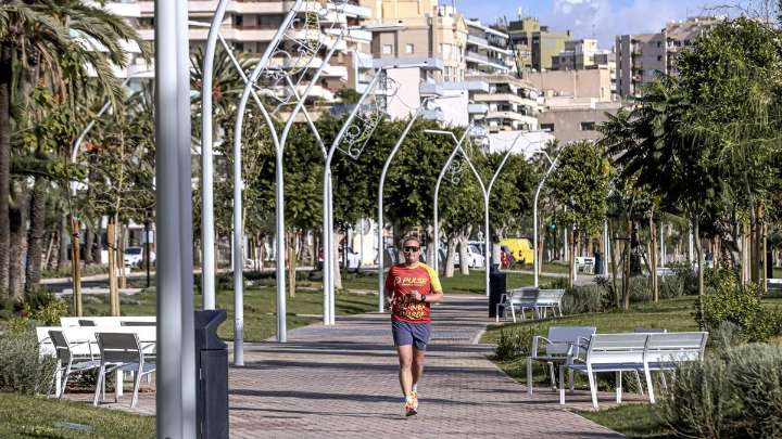 Cortes de tráfico y desvío de autobuses de la EMT este domingo por la celebración de la carrera solidaria Nou Passeig Marítim