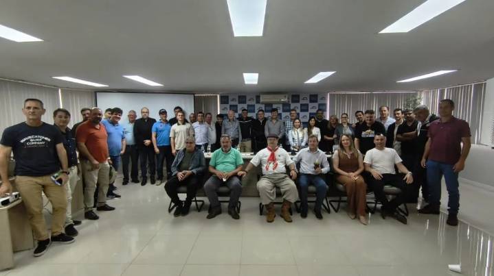 Comisión binacional trabaja en conjunto y aborda el impacto de las crecientes del río Uruguay