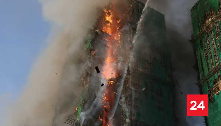 Al menos cuatro muertos tras voraz incendio en edificios de Hong Kong