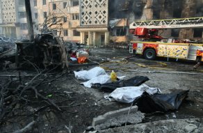 Ataques rusos dejan 25 muertos en Ucrania mientras Zelenski busca reactivar el diálogo