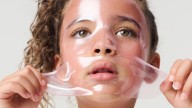 La nueva marca de mascarillas faciales para niñas de 3 años reaviva la polémica sobre la cosmética infantil