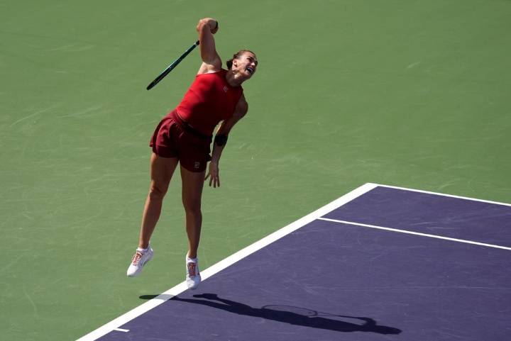 Deadspin | WTA roundup: No. 1 Aryna Sabalenka cruises in WTA Finals opener
