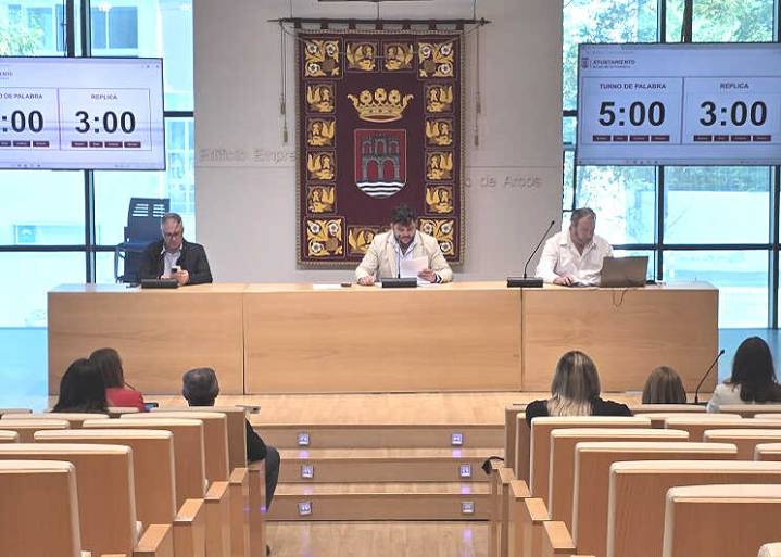 El Pleno de Arcos aprueba por unanimidad el convenio para rematar la obra de la Plaza del Cabildo