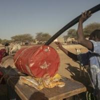 Strangled by jihadist blockade, Malians flee their desert town
