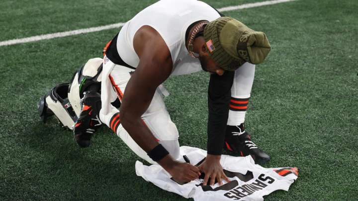 Browns’ Shedeur Sanders earns strong praise from 49ers DC Robert Saleh