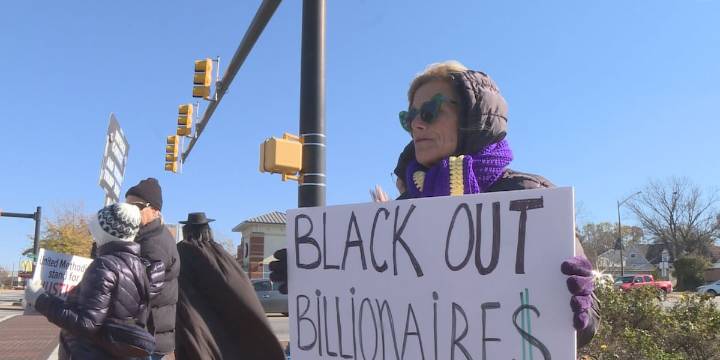 Greenville group protests against Black Friday shopping