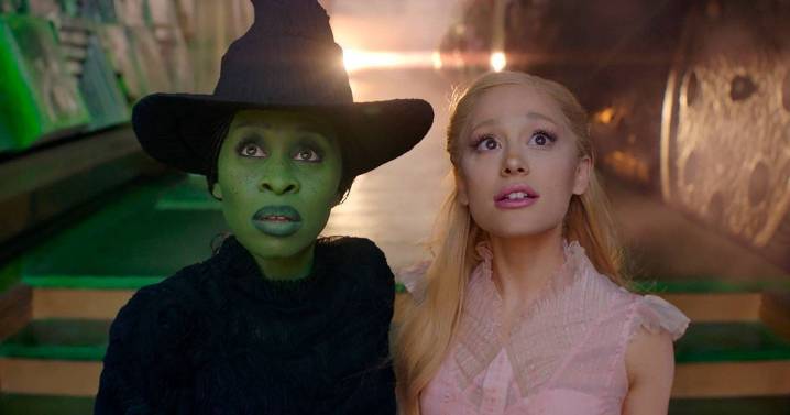 How does the Wicked Witch die in The Wizard of Oz?