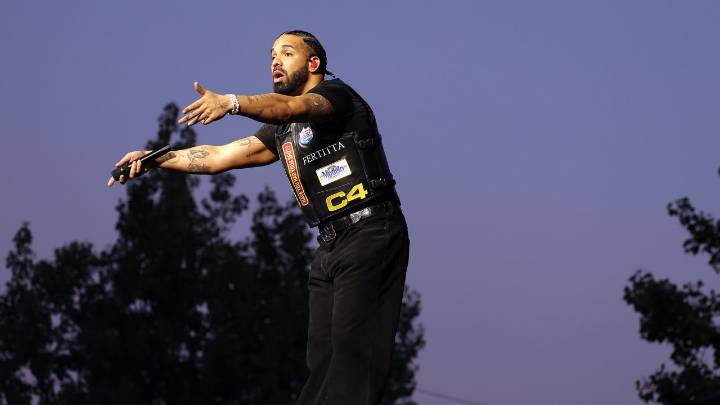 Spotify Failed to Act on Bot-Farmed Drake Streams, Class