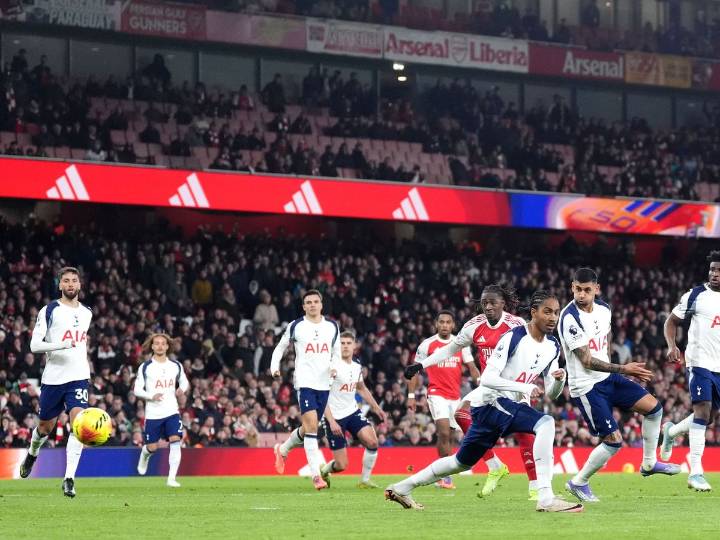 Eberechi Eze punishes Tottenham with stunning derby hat