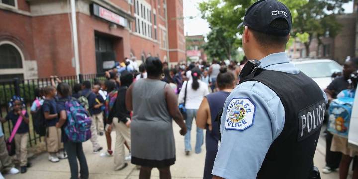 Chicago community outraged over viral video of mom and kids getting jumped by grade