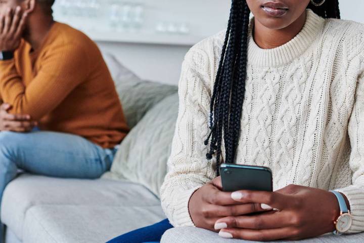 Woman Told by Fiancé Not to Buy New Phone as His Parents Would Buy Her One