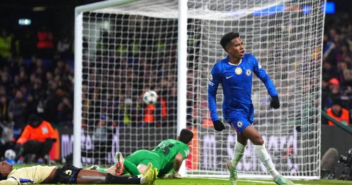 Estevão celebrates 'perfect night' after goal in Chelsea's win over Barcelona in Champions League