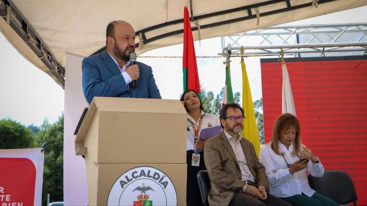 A 12 emprendedores de Paipa les entregaron 1.200 millones de pesos