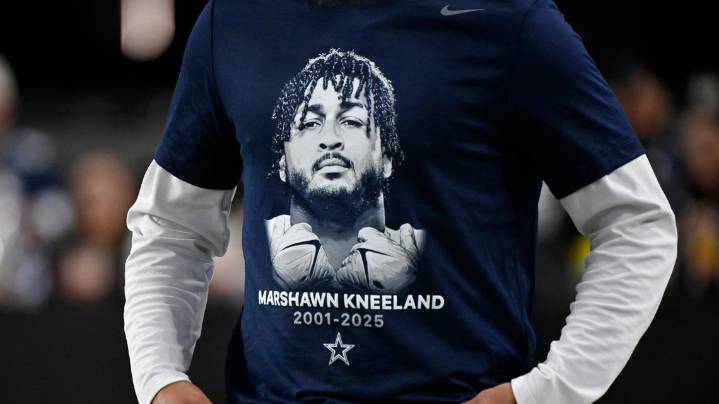 Cowboys honor Marshawn Kneeland before facing Raiders in 1st game since his death