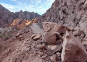 Corte total en la Cuesta La Troya por derrumbe de rocas