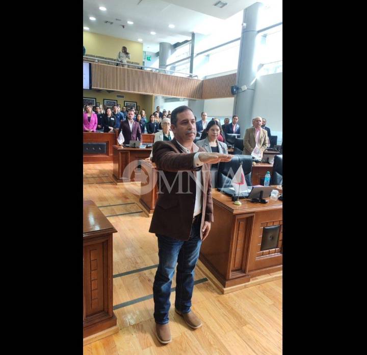 Rinde protesta Jaime Torres como diputado del dto 13