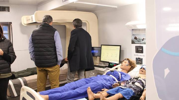 ¿Duermes o descansas? El camión del sueño que diagnostica posibles trastornos