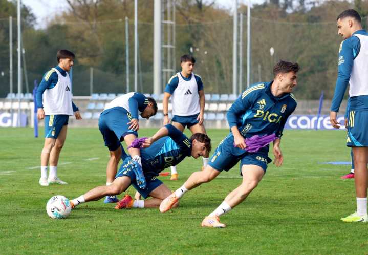 Tres bajas por lesión y un canterano, en la lista del Real Oviedo para el Osasuna