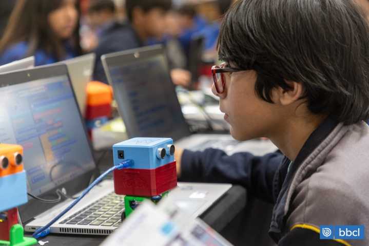 Estudiantes de Renca dieron vida a "Mi Primer Robot": experiencia acercó la programación a las aulas