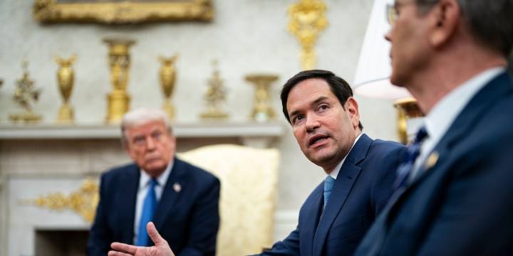 En qué se diferencian las designaciones del Tesoro de EEUU y del Departamento de Estado al Cártel de los Soles como grupo terrorista