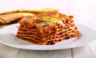 La receta ideal para las noches frescas: cómo hacer lasaña casera paso a paso