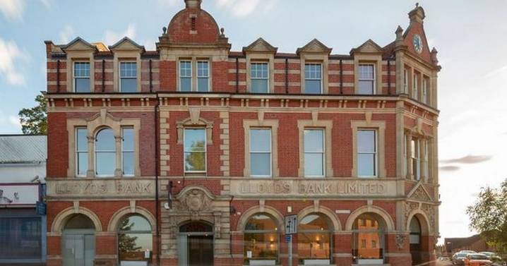 I tried the new menu at the neighbourhood restaurant where smoking is encouraged