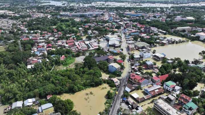 Typhoon Fung-wong brings floods to Taiwan, thousands evacuated